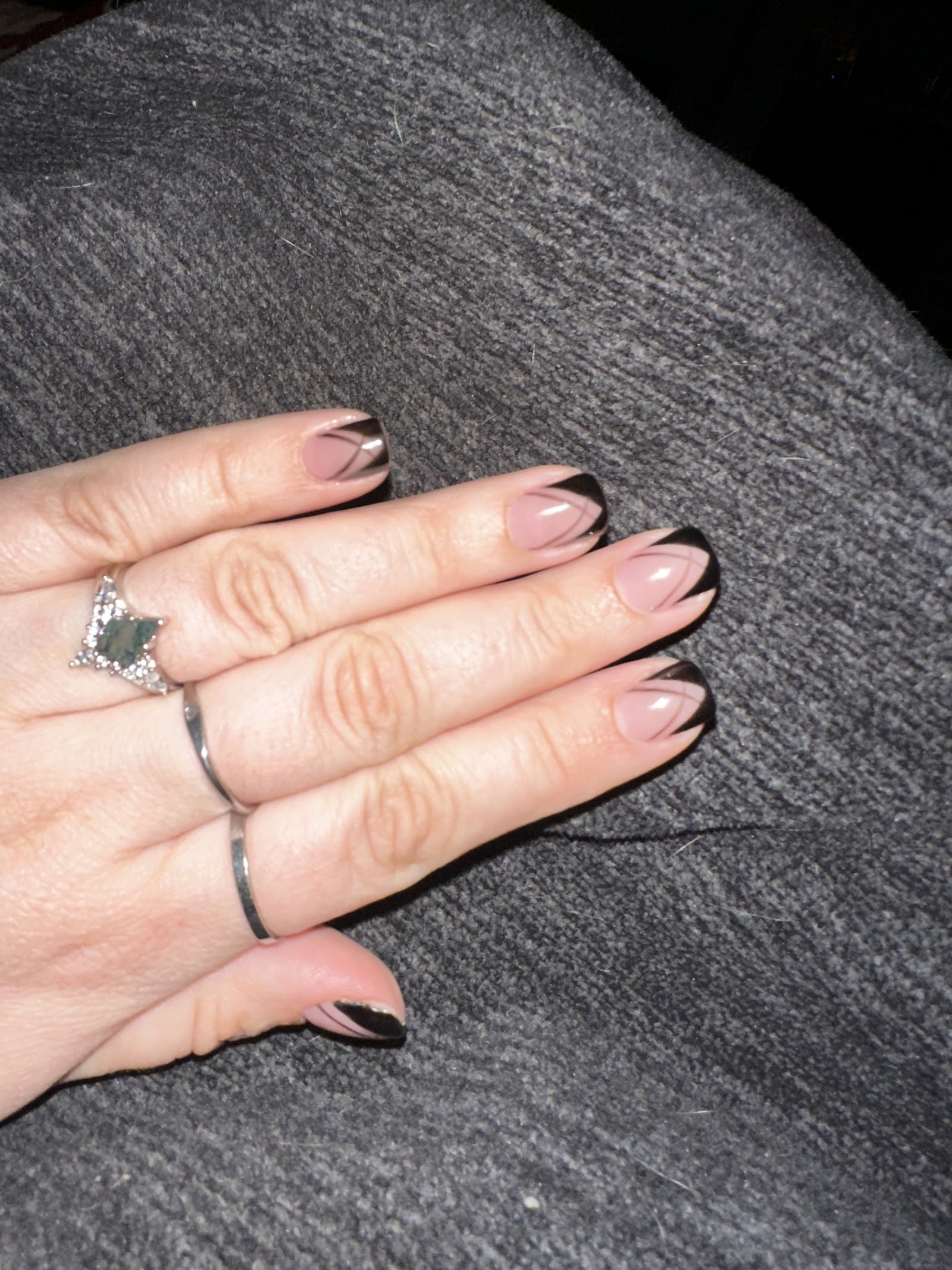 Lounge Nails nail photo 4